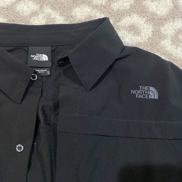 Northface 1st trail UPF button up - Picture 3 of 10